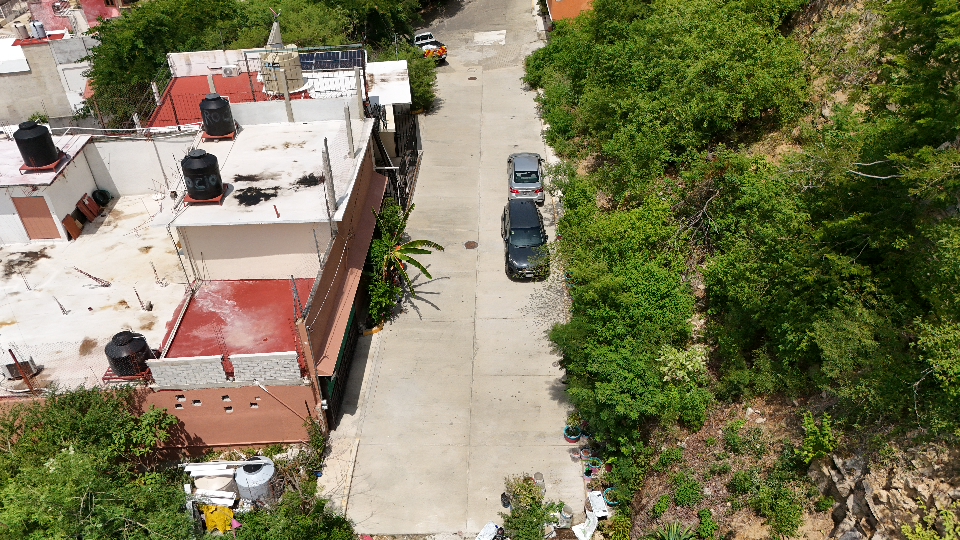 Vista aérea de la obra de drenaje sanitario en Avenida de las Villas