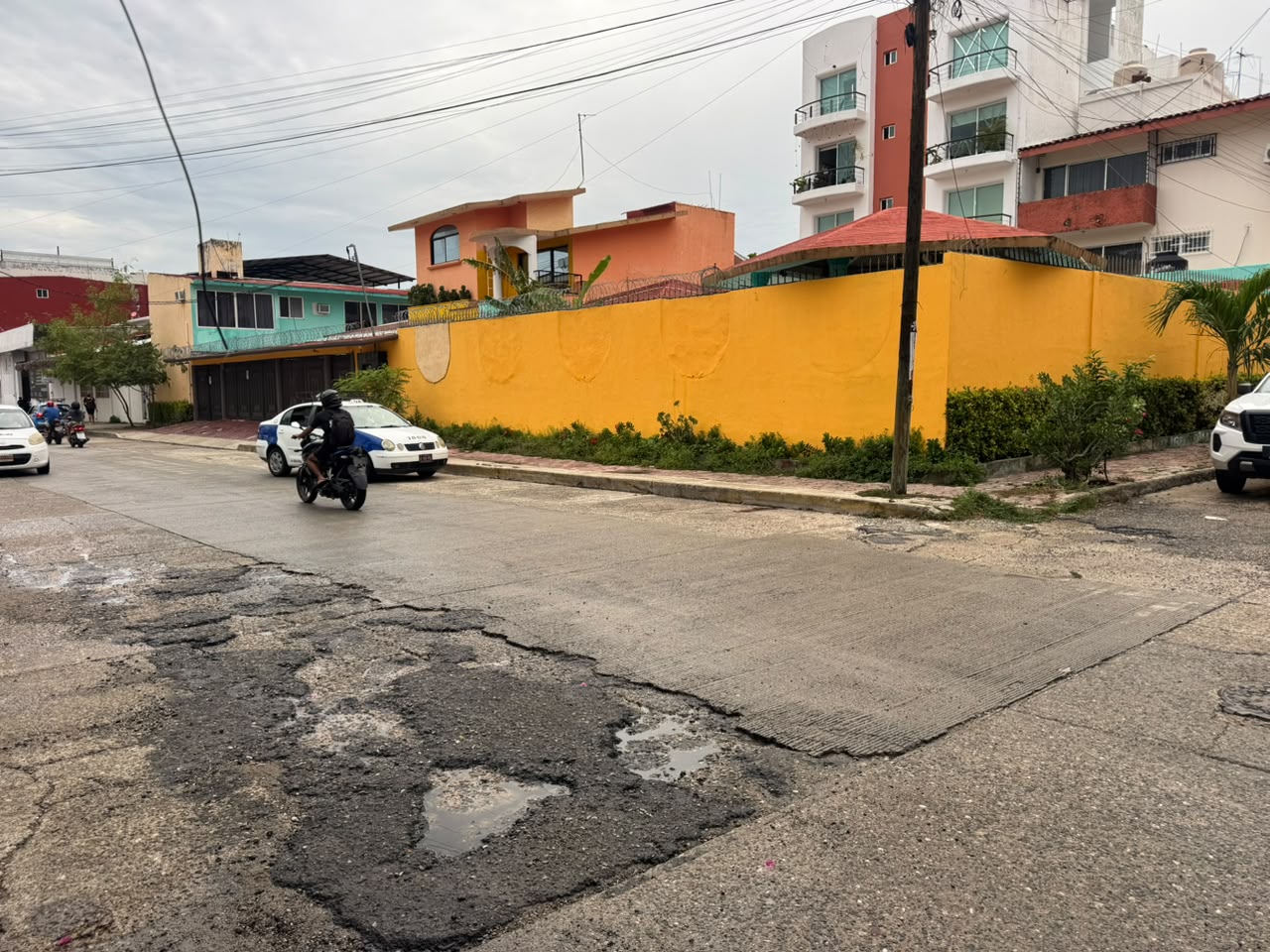 Rehabilitación de drenaje sanitario en Calle Cristóbal Colón