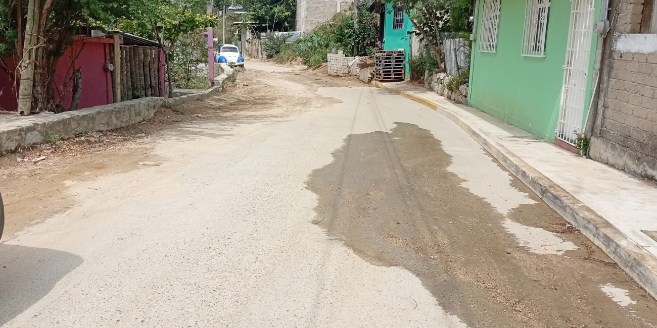 Construcción de red de agua potable en la calle Sol Azteca