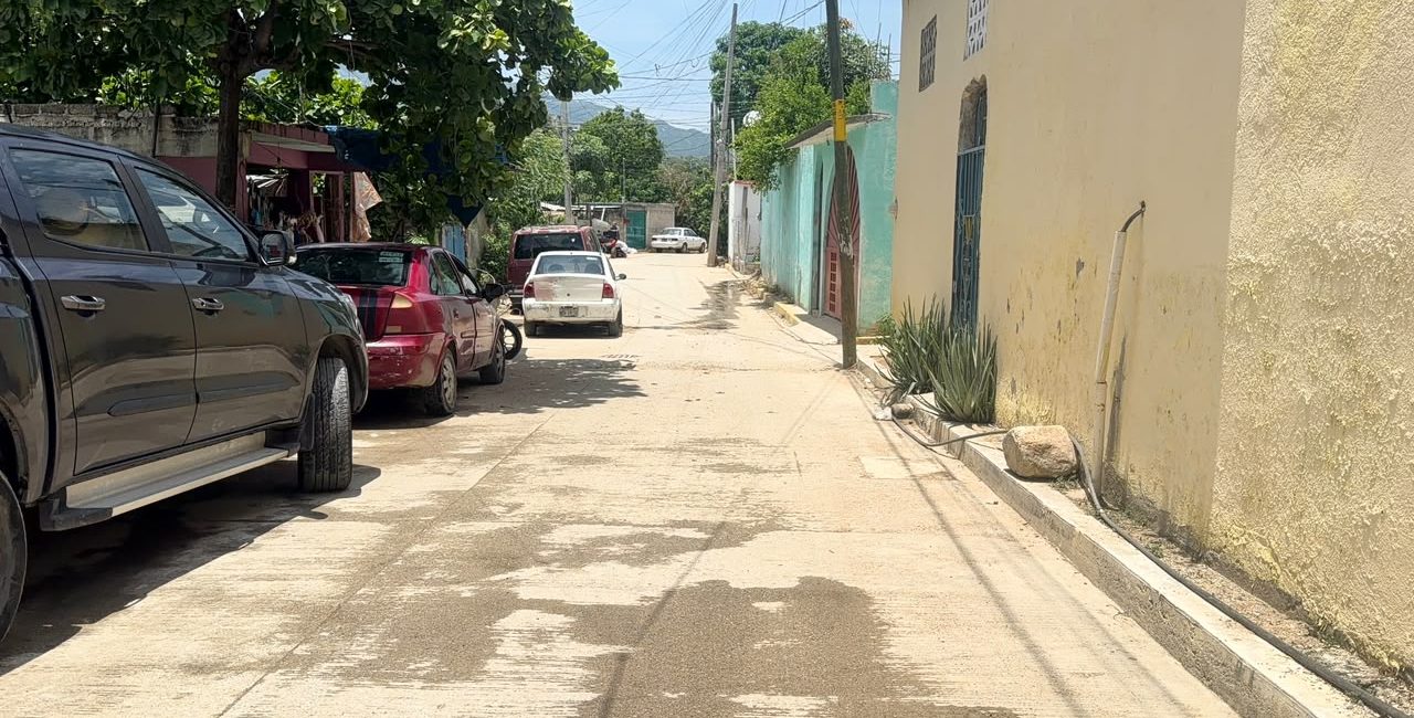Rehabilitación de red de agua potable en calle Tecoanapa