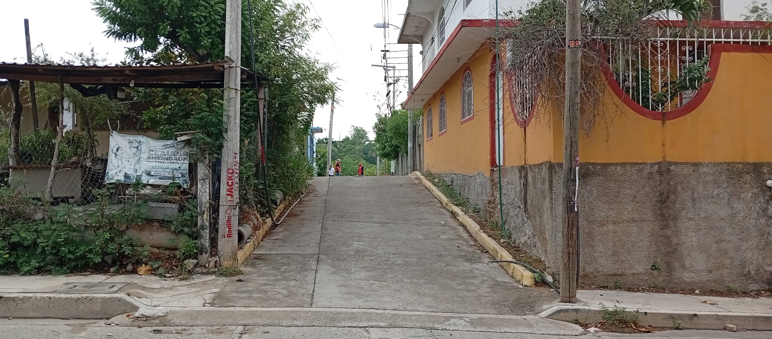 Pavimentación de andador Oriente
