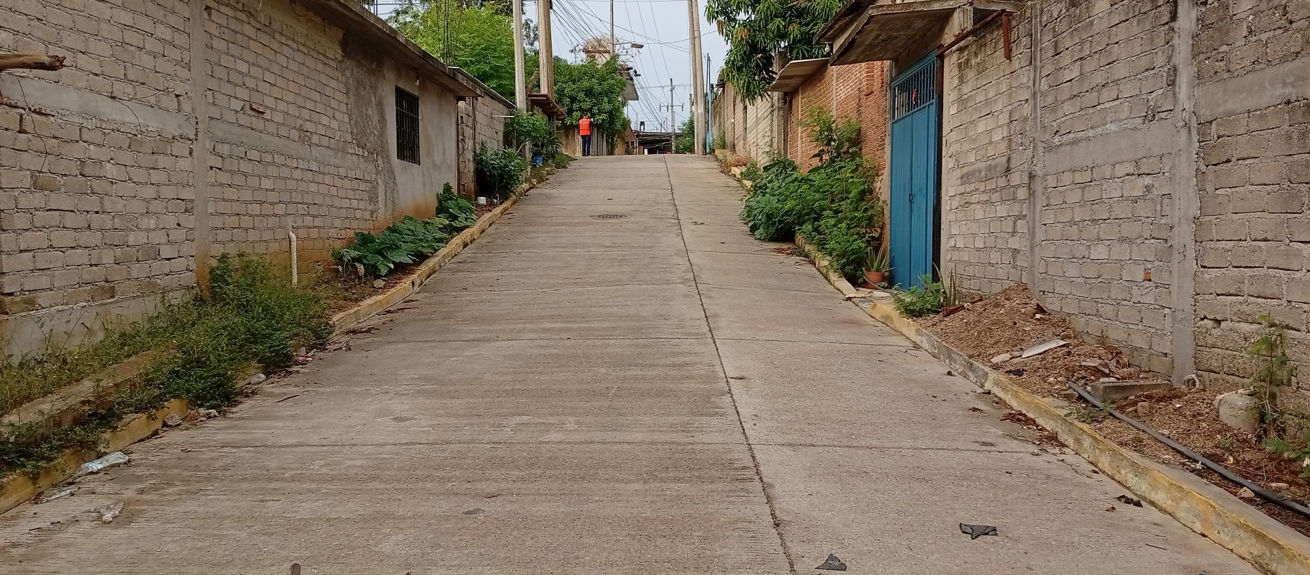Pavimentación de andador Oriente