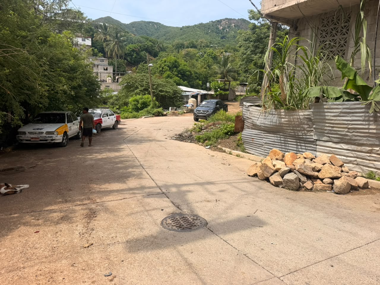 Rehabilitación de drenaje sanitario en calle Río Colorado