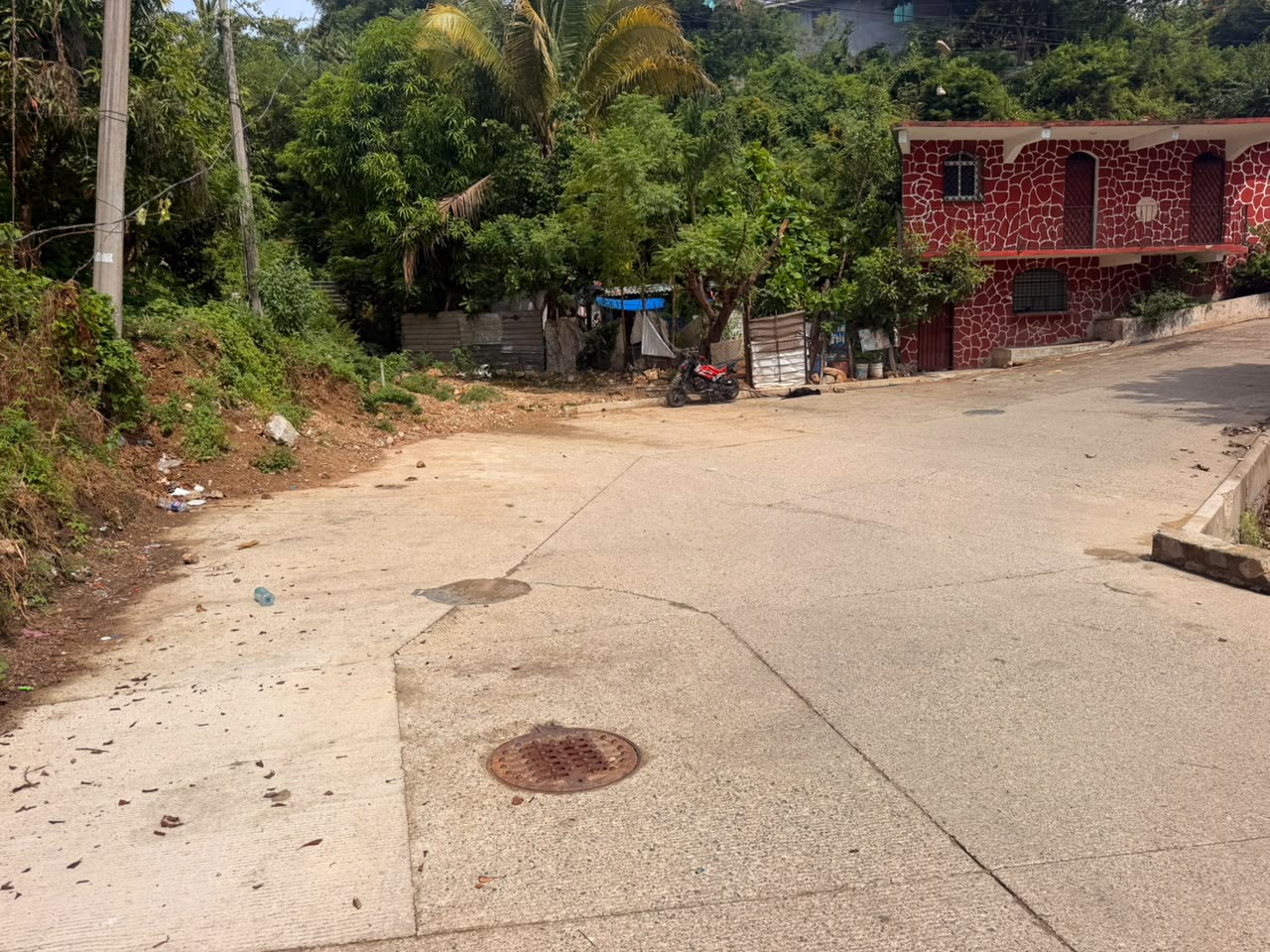 Rehabilitación de drenaje sanitario en calle Río Colorado