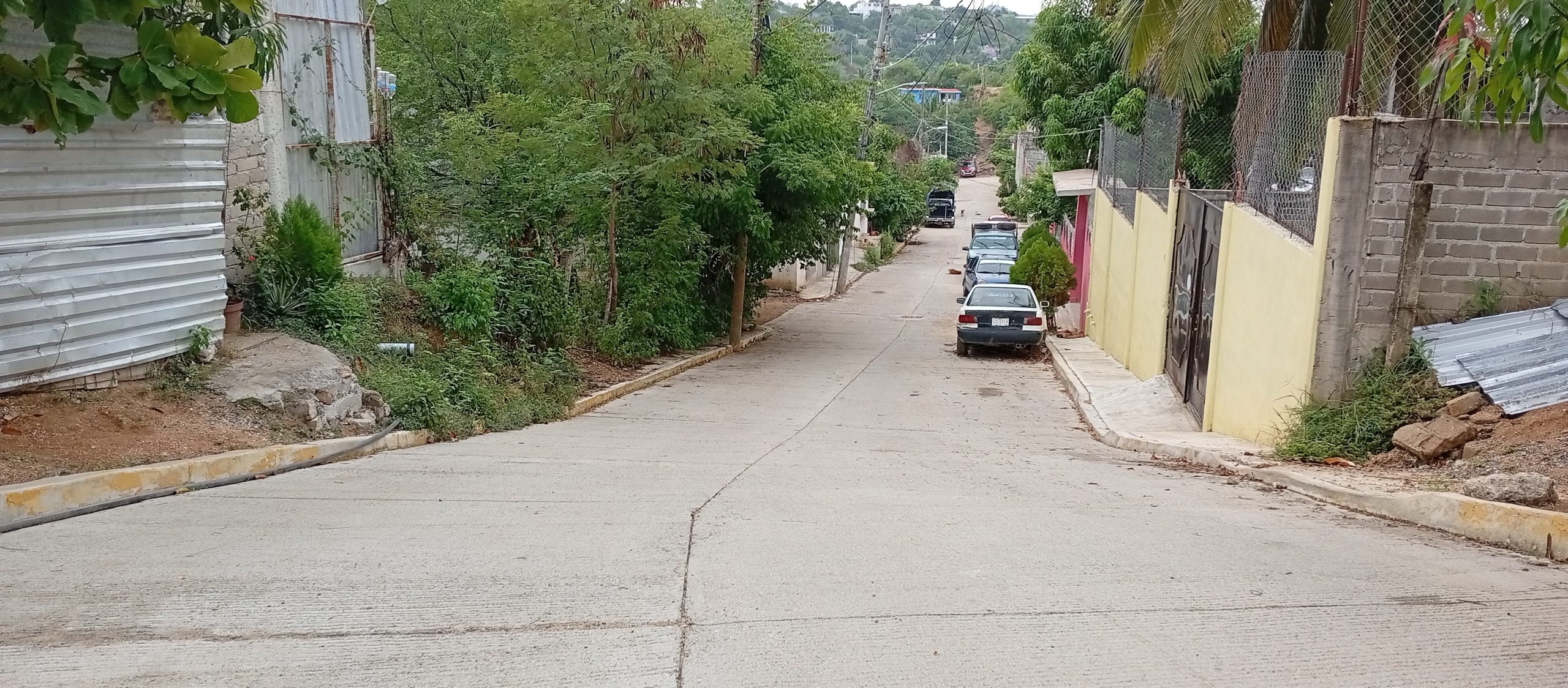 Construcción de drenaje sanitario en calle Flor de Mayo