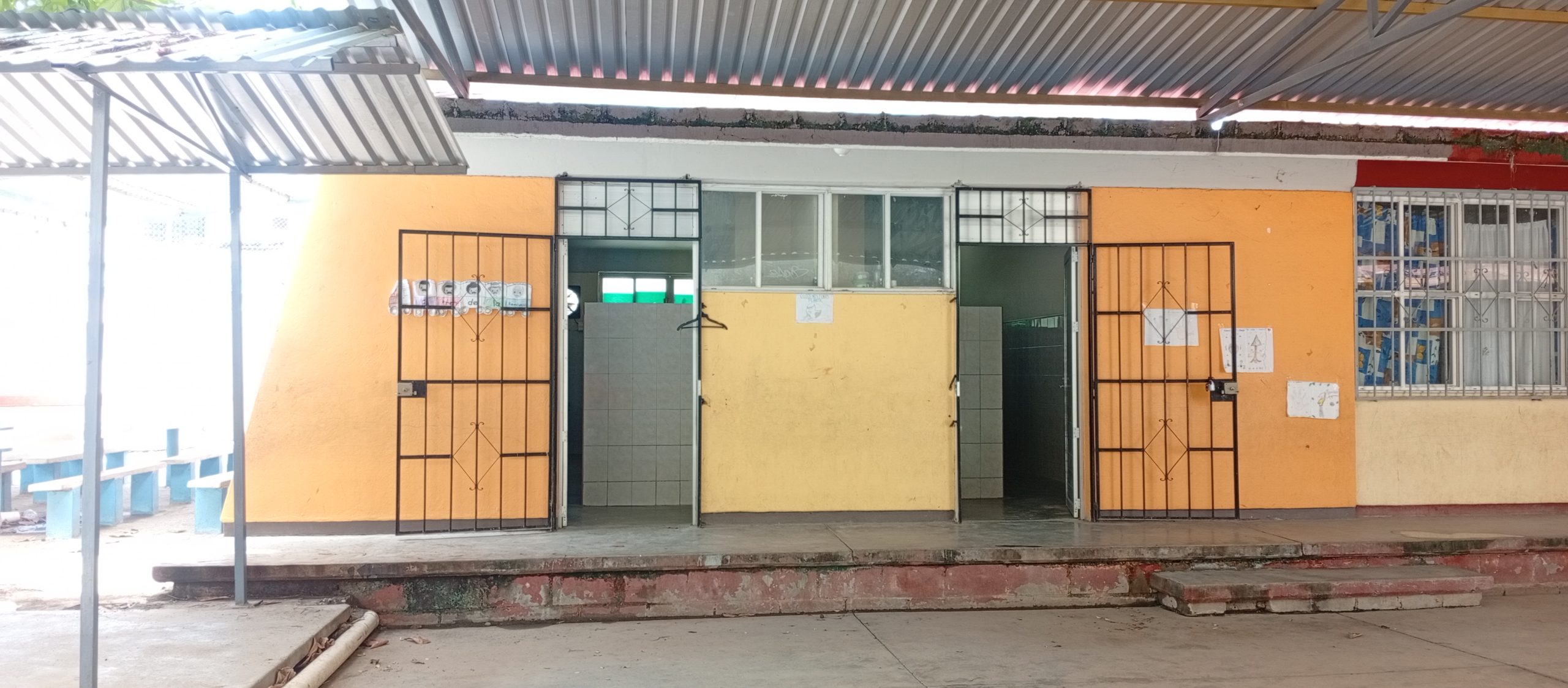 Mantenimiento de sanitarios en Escuela Primaria Sentimientos de la Nación