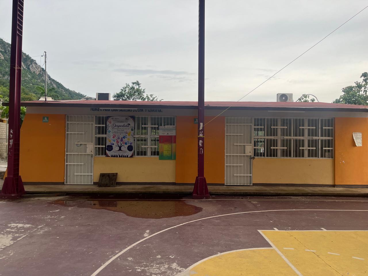 Construcción de dos aulas en Telesecundaria 5 de Febrero