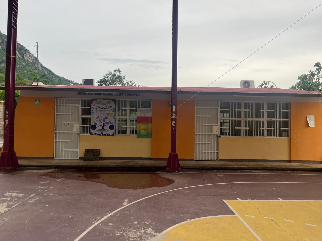 Construcción de dos aulas en Telesecundaria 5 de Febrero