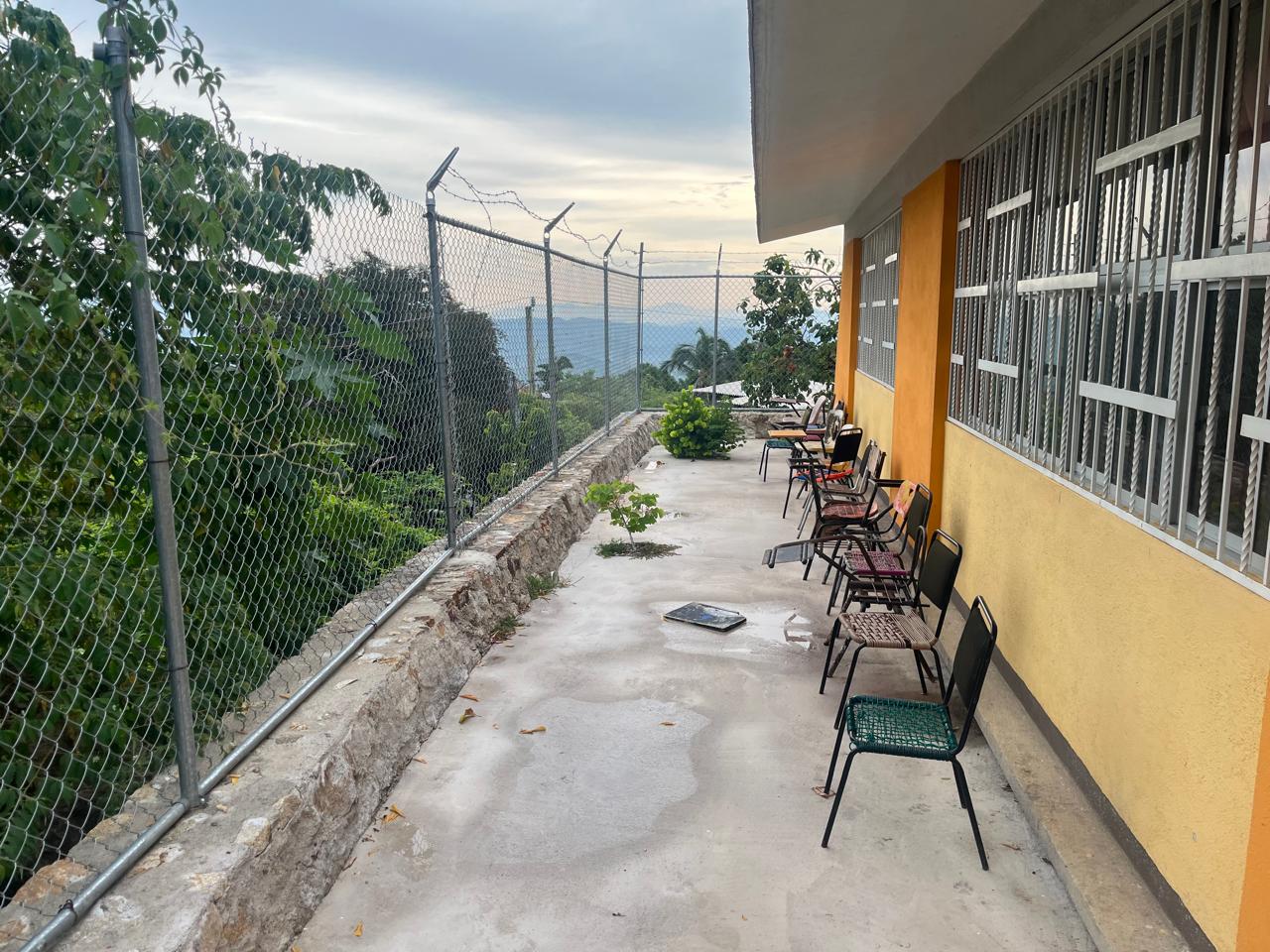 Construcción de muro de contención en Telesecundaria 5 de Febrero