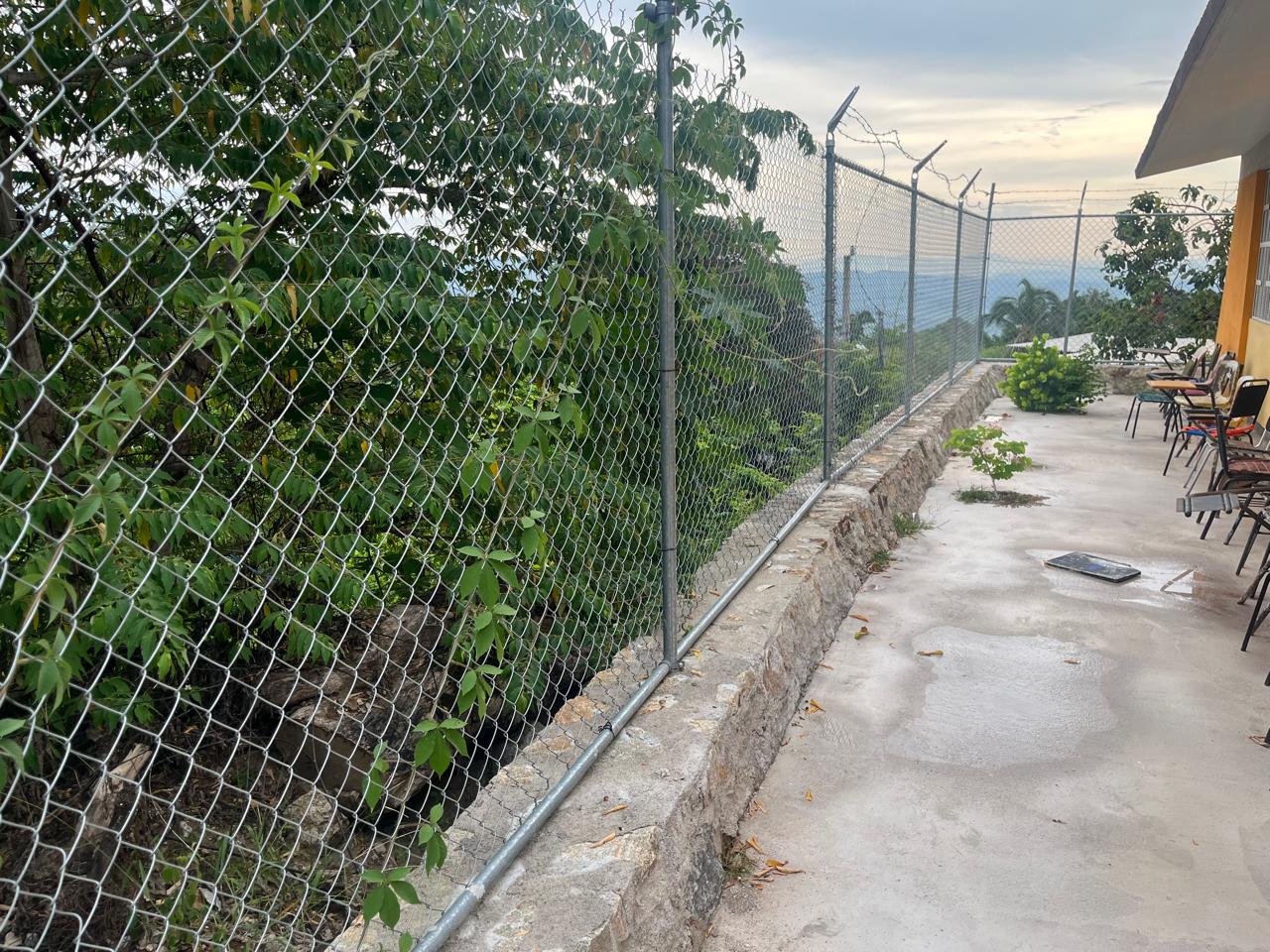 Construcción de muro de contención en Telesecundaria 5 de Febrero