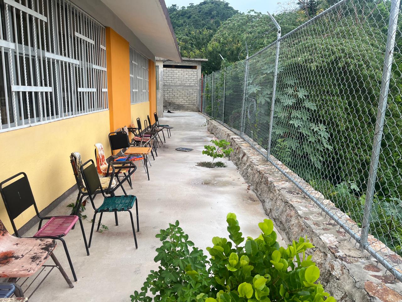 Construcción de muro de contención en Telesecundaria 5 de Febrero