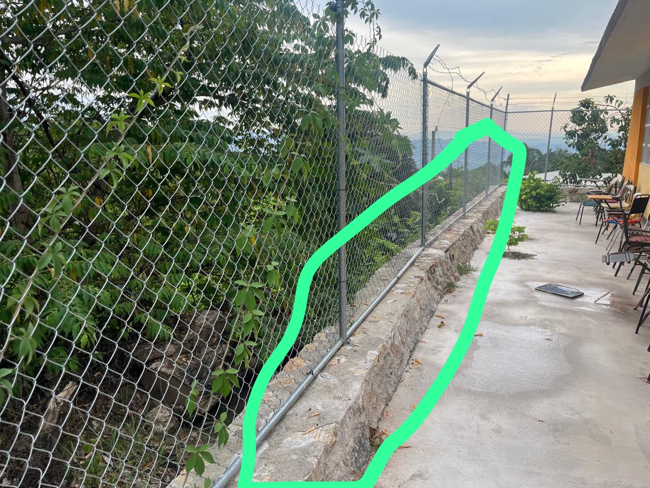 Construcción de muro de contención en Telesecundaria 5 de Febrero