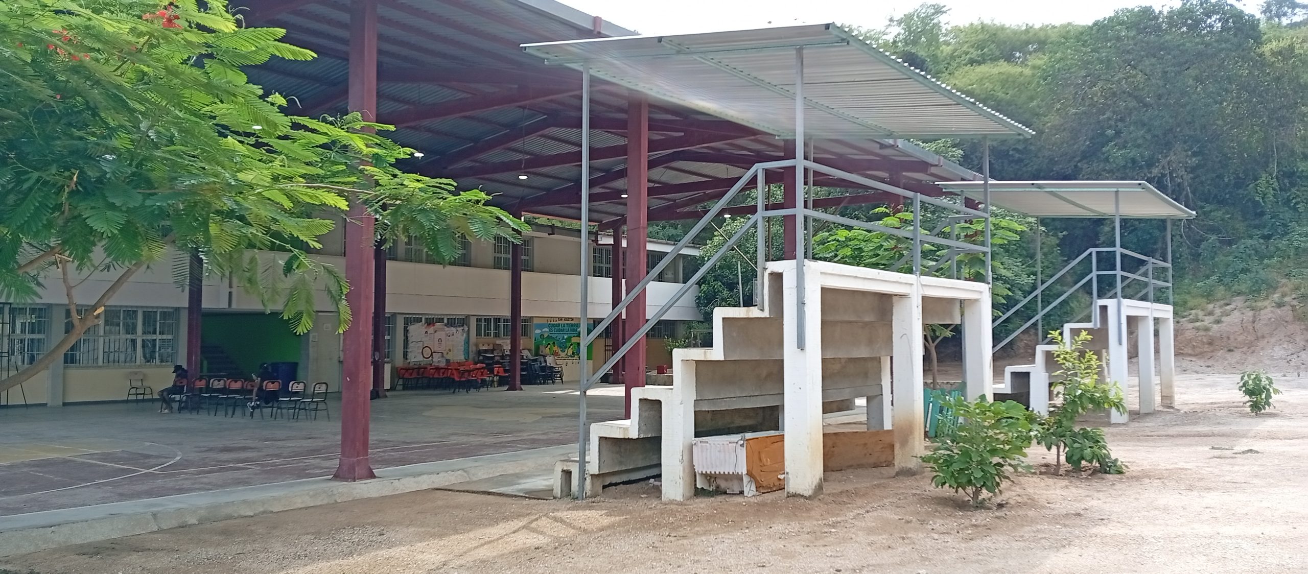 Ampliación de cancha en CECYTEG Plantel No. 07