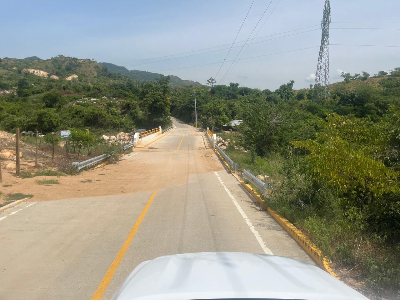 Construcción de carretera al Poblado El Veladero - Foto 1