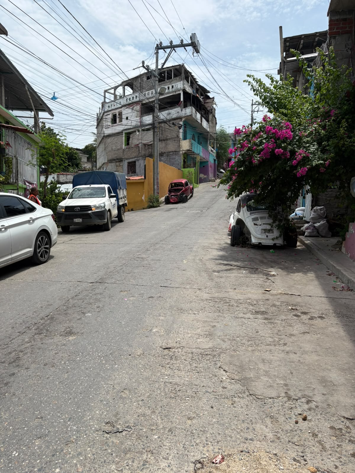 Construcción de drenaje sanitario en Calle Benito Juárez, Col. Alborada