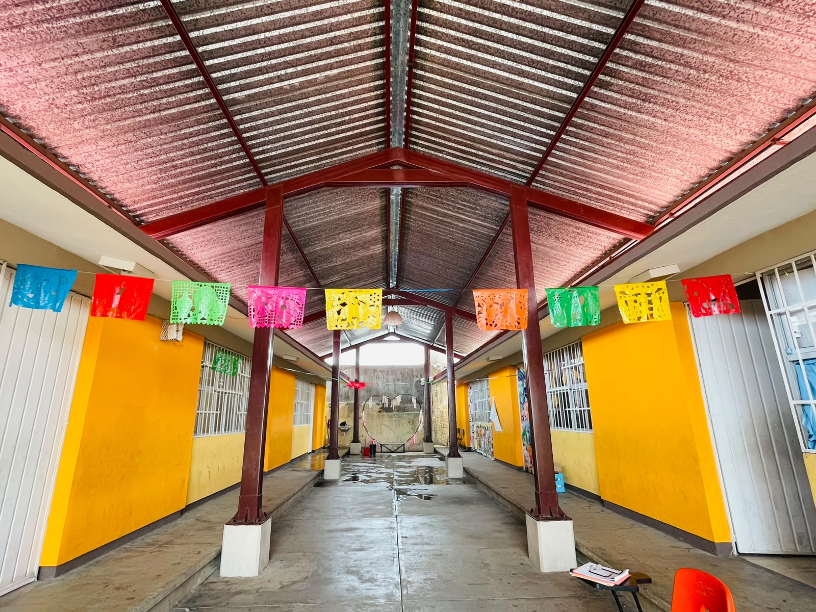Construcción de techado en Escuela Primaria Justo Sierra